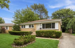 531 Cambridge Road, Des Plaines, IL 60016