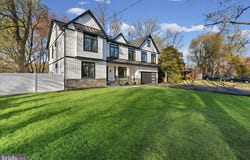 6 ECHO Avenue, MOORESTOWN, NJ 08057