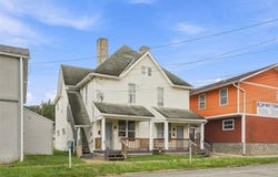 214 Second St, California, PA 15419