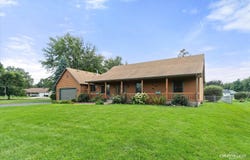 1684 Hilda Drive, Lake Holiday, IL 60548