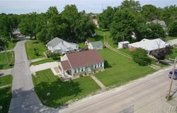 102 Circle Dr, Shelbina, MO 63468