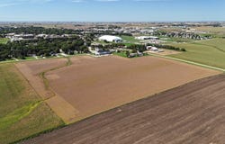 14th St SE, Sioux Center, IA 51250