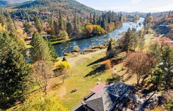 7266 Rogue River Drive, Shady Cove, OR 97539