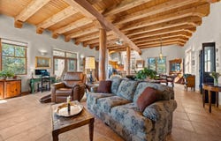 2 Tecolote Rd, Taos, NM 87529