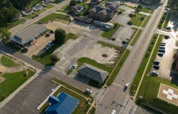 E Washington St, Pittsfield, IL 62363