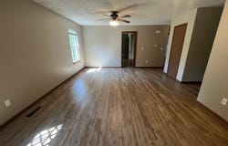 1045 N Dickerson Avenue, Springfield, MO 65803