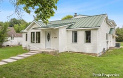 302 John Street, Clare, MI 48617