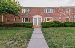 42 York Drive, Edison, NJ 08817