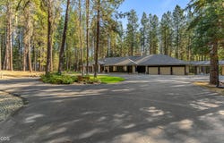 200 Brookstone Hills Drive, Grants Pass, OR 97526