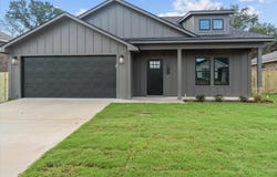 16410 Crossing Circle, Lindale, TX 75771