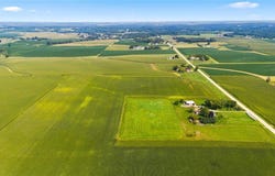 2938 Quaker Ln, Springville, IA 52336