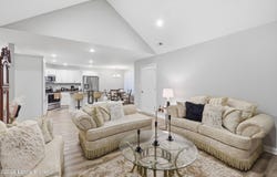6724 Eagle Wood Dr, Louisville, KY 40272