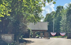 626 N Pointe Tr, Allons, TN 38541