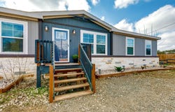 602 E Hunt St, Pleasanton, TX 78064