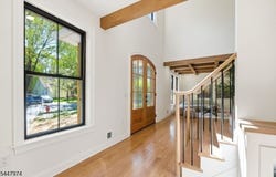 61 Hickory St, Metuchen Boro, NJ 08840-2709