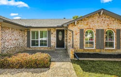 2857 Hurstview Drive, Hurst, TX 76054