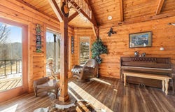 417 Old Sixteen Road, Waterville, IA 52170