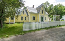 23 Short Street, Corinth, VT 05039