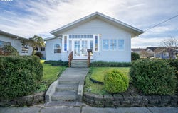 1403 5TH St, Tillamook, OR 97141