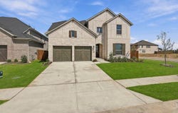 1013 Malachite Way, Oak Point, TX 75068