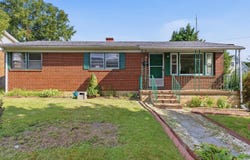 222 E Gordon St, Covington, VA 24426