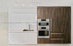 851 NE 1st Ave, Miami, FL 33132