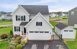275 Longleaf Lane, Macedon, NY 14502