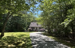 17 Curtis Road, Freeport, ME 04032