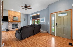 14421 Summit Drive, Clive, IA 50325