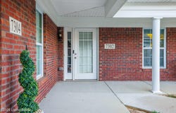 7302 Fox Hollow Way, Louisville, KY 40228