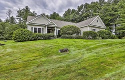 14 Hancock Drive, Bedford, NH 03110