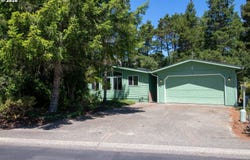 240 MUNSEL CREEK Loop, Florence, OR 97439