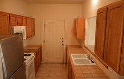 112 G SANDSTONE Dr, Jarrell, TX 76537