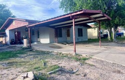 706 E 12th, Del Rio, TX 78840