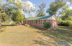 825 Watts Drive SE, Huntsville, AL 35801