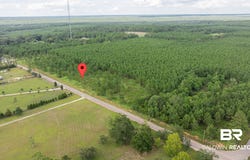 Day Rd, Robertsdale, AL 36567