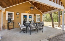 172 Heritage Oaks Dr, Cedar Creek, TX 78612