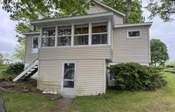 734 N Hawley Drive, Coldwater, MI 49036
