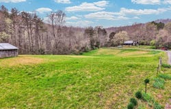 1447 Dry Shave Rd, Mcminnville, TN 37110