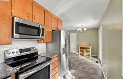 708 28TH Ave, Albany, OR 97322