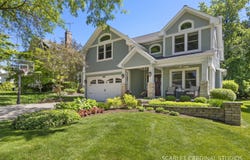 616 E Willow Avenue, Wheaton, IL 60187
