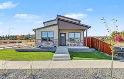 953 Honey Bee Street, Medford, OR 97501