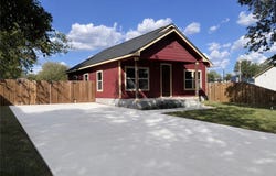 410 W Trinity Street, Luling, TX 78648