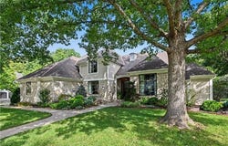 5506 W 82nd Place, Prairie Village, KS 66208