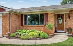 513 Stone Ridge Drive, Lansing, MI 48917