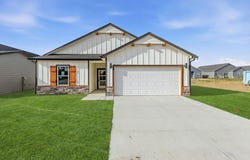 3560 E Bearsden St, Derby, KS 67037-7821