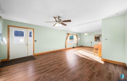 307 W Cedar St, Beresford, SD 57004-1716