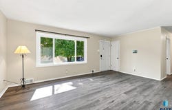 817 S Foster Ave, Sioux Falls, SD 57103