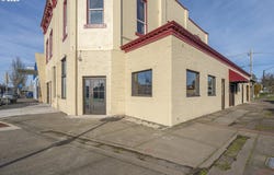 811 E 1ST St, Newberg, OR 97132
