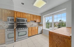 251 Broadmoor-3, Union Twp., NJ 07083-2708